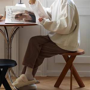 Table basse en bois massif, plateau rond, base en X, style nordique, table d'appoint pour salon, utilisation adulte - Product Image 2