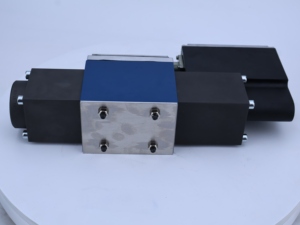 ชุดควบคุมทิศทางแบบสัดส่วนไฮดรอลิก 4WRLE 4WRSE ซีรีส์ 4WRSE10Q00-32/G24K0/A1V-657 สำหรับเครื่องจักรก่อสร้าง - Product Image 6