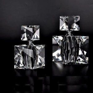 Luxury K9 Crystal Handmade Engraved Clear Crystal <b>Perfume</b> Bottle with <b>Love</b> Theme for Wedding Decoration and Gift - Product Image 2