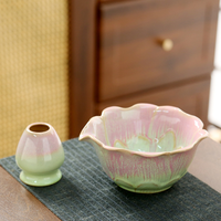 Bol à matcha en céramique fait main avec support pour fouet, design floral élégant, vaisselle en forme de fleur de lotus, Chawan avec bec verseur