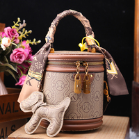 Sac à main de luxe de créateur avec monogramme, poignée foulard, sac cylindrique vintage à double fermeture éclair, sac seau de toilette, sac à bandoulière et sac croisé pour femme
