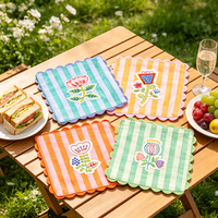Vente en gros de sets de table personnalisés brodés de fleurs, sets de table en coton rayés avec bord festonné pour la décoration de la salle à manger