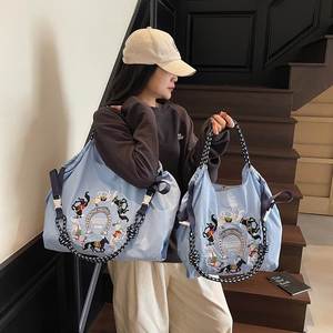 Sacs fourre-tout pour femmes, 2 tailles disponibles, grande capacité, pour voyages et shopping en extérieur, avec logo personnalisé, fermeture ouverte, été-automne - Product Image 5