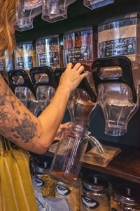 Настраиваемый диспенсер с гравитационной подачей и логотипом бренда для сетевых магазинов - Product Image 5