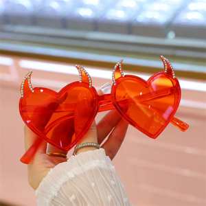 Cam Quỷ Sừng hình trái tim kính mát, sáng tạo và hài hước kính, thích hợp cho Halloween bên - Product Image 6