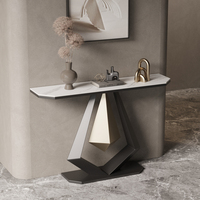 Table console moderne de luxe avec plateau en marbre pour salon de villa, meuble de maison durable avec base sur piédestal