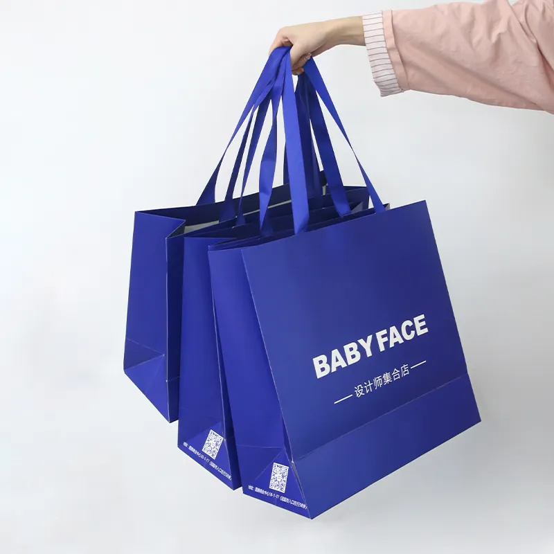 حقيبة ورقية لحمل وتغليف الهدايا من BTO, حقيبة تسوق فاخرة مزودة بشعار خاص بك