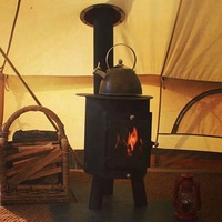 Poêle à bois compact pour cabane et mini-maison