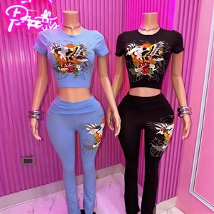 PEEQI 2026 Collection Printemps/Été : Ensemble 2 Pièces Tendance pour Femme – Hauts à Manches Courtes et Pantalons Streetwear avec Imprimé Strass Numérique ED - Product Image 2