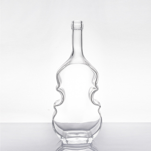 Bouteille en verre givré vide personnalisable avec logo pour spiritueux (gin, rhum, <span class=keywords><strong>tequila</strong></span> 750ml, vodka 500ml, whisky, brandy) avec bouchon en liège - Product Image 1