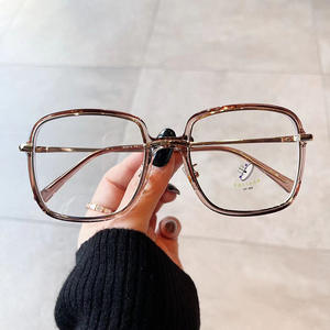 Gafas de Sol Rectangulares Retro Qianai T2-21019 con Lentes de PC, Protección Anti Luz Azul y UV, Unisex, Montura Completa - Product Image 1