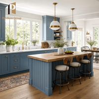 Finition bleu marine pour armoires de cuisine style Shaker, design moderne, pour les cabinets de cuisine des immeubles d'appartements.