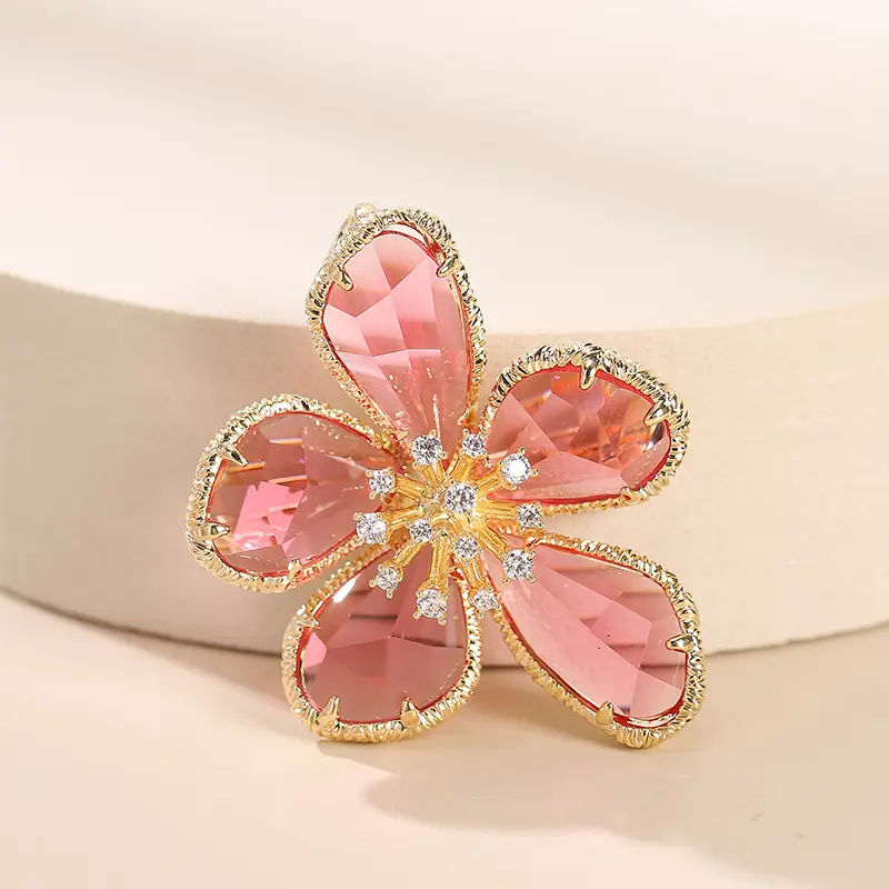 Wholesale color Flower Crystal Rhinestone Flower Ladies Personality Simple Elegant Gold flower zircon Plated brooch