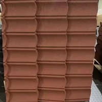 Tuiles de toiture en métal revêtues de pierre, exportées directement d'usine, multicolores, adaptées à divers styles de façade de villa