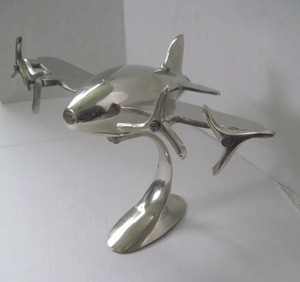 Sculpture d'avion métallique, art moderne, décoration de bureau, design d'hélice de jet argentée, décoration artisanale en métal pour la maison - Product Image 1