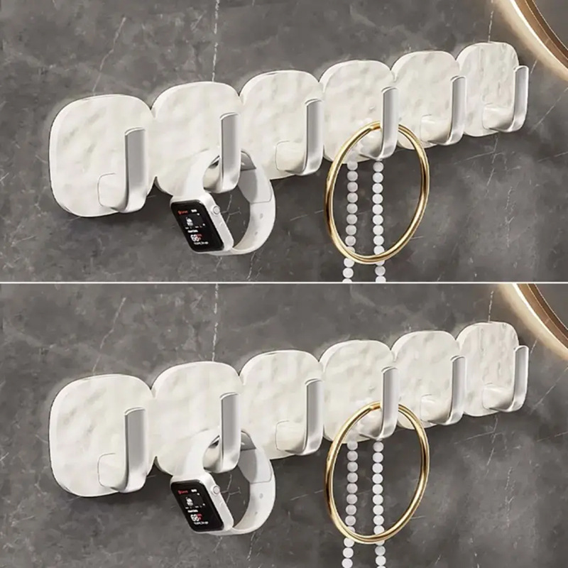 Dos blancos lechosos.