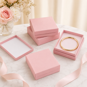 Caja de joyería rígida rosa con forro de satén, rectangular, de alta gama, para pulseras, brazaletes, relojes y gafas. - Product Image 5