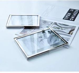 <span class=keywords><strong>Cadre</strong></span> photo en métal personnalisé <span class=keywords><strong>cadre</strong></span> photo <span class=keywords><strong>suspendu</strong></span> noir simple alliage de haute qualité galvanoplastie <span class=keywords><strong>cadre</strong></span> photo de mariage/vacances - Product Image 6