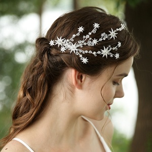 Accessori da <span class=keywords><strong>sposa</strong></span> lucidi in stile Ins da donna in lega copricapo da <span class=keywords><strong>sposa</strong></span> con fermagli per capelli a stella e molletta a molletta ad artiglio per le spose - Product Image 2