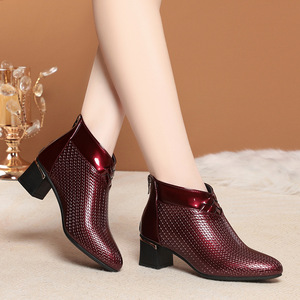 Bottines à talons hauts de 5 cm pour femmes, style hiver Xuanhui, nouvelle mode, bout pointu, fermeture éclair latérale, noires, chaudes - Product Image 4
