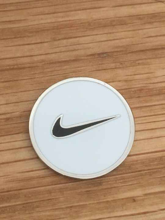 BRAND NEW NIKE MAGNETIC GOLF HAT CLIP and BALL MARKER | eBay Nike