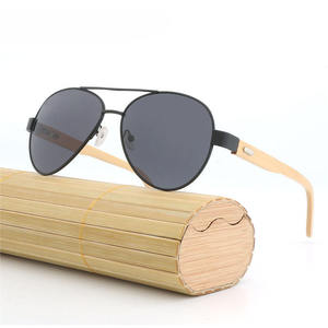 Occhiali da Sole in Legno di Alta Qualità, Montatura Retrò alla Moda, Protezione UV400, Montatura in Bambù - Product Image 1