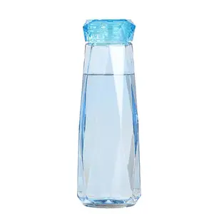 2023 nuovo arrivo prodotti a buon mercato all'ingrosso colore chiaro di vetro carine bottiglie di acqua tazza di cristallo bevanda di vetro In magazzino