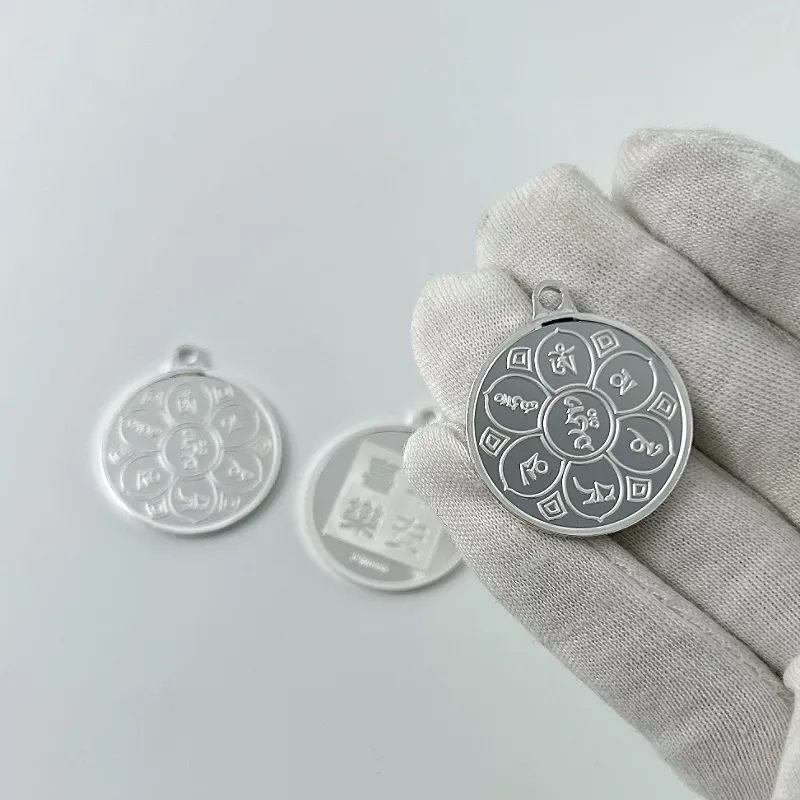 2024シルバーメッキの明るい祈りのコイン1.35mm2.85mm厚さのトップリング付き祝福コイン