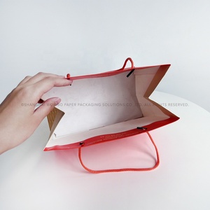 Estuche <span class=keywords><strong>para</strong></span> Panel Solar, Logotipo en Relieve y Estampado con Temática Tecnológica <span class=keywords><strong>para</strong></span> Herramientas Leatherman, <span class=keywords><strong>Gerber</strong></span> o Personalizadas, Soporte Integrado, Bolsas de Cartón Rojo - Product Image 2