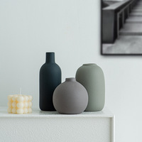 Vase en céramique haut de gamme gris Morandi au design moderne, finition mate, écologique, pour décorations de bureau d'anniversaire, ensemble de fleurs séchées simulées