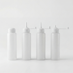 <b>Bottle</b> 750ml round with thread and long nozzle - Product Image 1