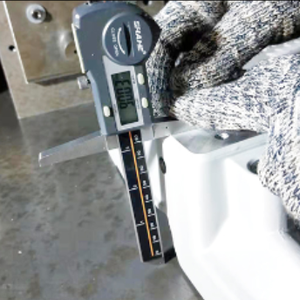 เครื่องตัดวัสดุทั้งหมด355มม. เครื่องตั้งศูนย์เลเซอร์ความเร็วตัวแปรแบบมืออาชีพ QY-4307 - Product Image 5