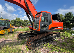 Excavatrice hydraulique d'occasion originale coréenne Doosan DH300LC-7 30 tonnes |   Godet Kubota attaché |   Heures de travail réduites |   Expédition mondiale - Product Image 5