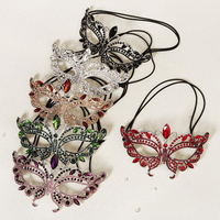 Masques de voile de gland de strass de visage complet des femmes avec des chaînes accessoires faciaux sexy pour les mariages masque de strass de boule de fête