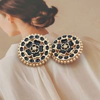 Kancing Jahit Tangan Berbahan Paduan Seng Ramah Lingkungan dengan Pola Bunga Berlapis Dot Lacquer Gaya Mewah untuk Mantel dan Sweater Botones De