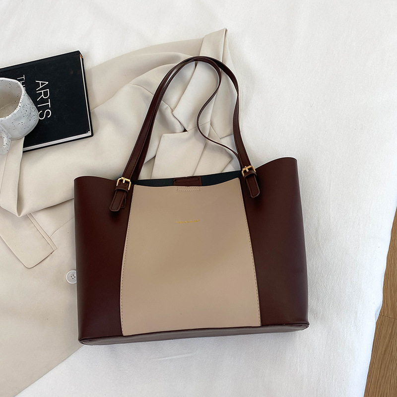 Kaki avec du marron
