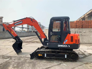 Mini excavadora de 6 toneladas fabricada en Corea, excavadora usada Doosan DH60 DX60 en stock, lista para la venta. - Product Image 3