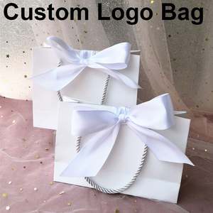 Sac en papier cadeau de marque de luxe KM avec logo personnalisé pour vêtements, rose mat, sacs d'emballage pour vêtements de boutique avec poignées en ruban - Product Image 2