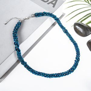 Collar de Cadena Trenzada Dorada de 18 Pulgadas con Cristales de Vidrio, Diseño Étnico Religioso con Patrón de Corazón, Regalo para Fiesta - Product Image 5