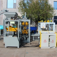 Machine automatique à briques creuses en béton QT4-15