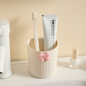 Soporte para bolígrafos montado en la pared, organizador de almacenamiento redondo 4 en 1 de PP para brochas de maquillaje, lápices, artículos de papelería, escritorio con diseño de lazo - Product Image 3