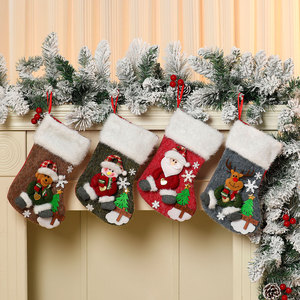 Nueva mediana bolsa de regalo navideña de felpa grande con diseño de dibujos animados en 3D, estilo transfronterizo, para dulces, adorno para árbol de Navidad - Product Image 1
