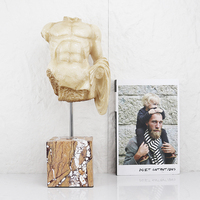 Sculpture de torse masculin grec antique en métal et marbre, base en marbre, statue de corps fragmenté, minimaliste, faite à la main, beige, ornement d'art de table