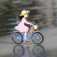 Aoyu Pas de quantité minimale de commande Personnalisé Vélo Standee Cnc Cut Uiv Printing Plastique Acrylique Standee Dessin Animé Fille Acrylique Standee