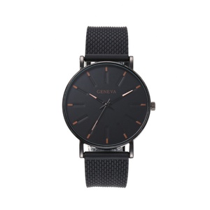 Reloj de pulsera minimalista delgado para hombre, esfera negra, marcadores azules, correa de malla transpirable - Product Image 3