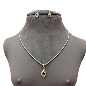 Magnifique ensemble collier et boucles d'oreilles en zircon plaqué or avec pendentif goutte d'eau taille poire pour femme, bijoux de soirée - Product Image 2