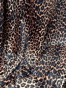 Impreso personalizado 180gsm 4 vías tela de satén elástico Popular último patrón de diseño de leopardo para mujer género Spandex - Product Image 6