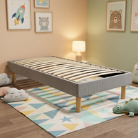 Lit plateforme double en acier inoxydable de style industriel avec sommier à lattes, finition mate, durable et robuste pour appartement loft urbain