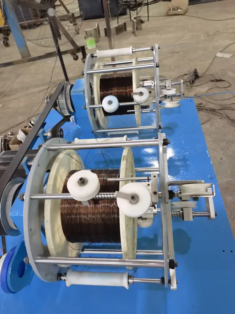 Máquina de compensación de torsión trasera activa 300 para equipos de fabricación de cables