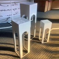 Ensemble de 3 socles de luxe pour gâteaux et desserts, cylindriques en métal blanc brillant, avec détails dorés miroir, pour mariage, Global